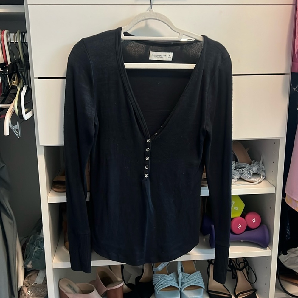 Black Abercrombie top
